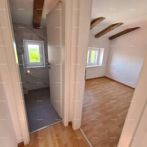 Renovirana kamena kuća s bazenom – mirno selo blizu Svetvinčenta