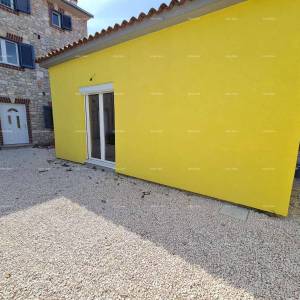 Renovirana kamena kuća s bazenom – mirno selo blizu Svetvinčenta