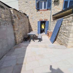 Renovirana kamena kuća s bazenom – mirno selo blizu Svetvinčenta