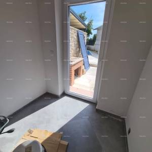 Renovirana kamena kuća s bazenom – mirno selo blizu Svetvinčenta