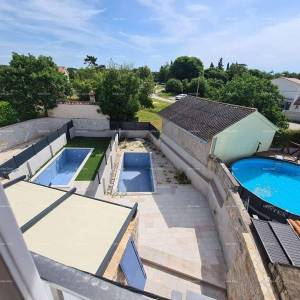 Renovirana kamena kuća s bazenom – mirno selo blizu Svetvinčenta