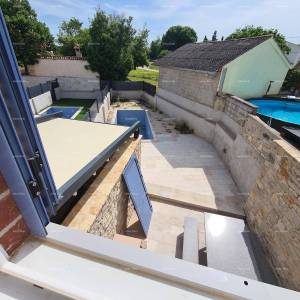 Renovirana kamena kuća s bazenom – mirno selo blizu Svetvinčenta