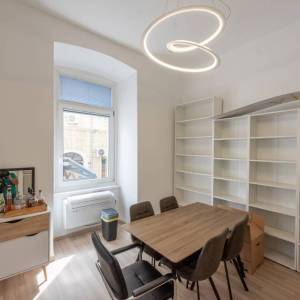 Rijeka, centar - Poslovni prostor za najam u blizini kazališta