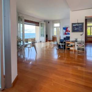 Rijeka, Kantrida, stan i garsonijera u kući na samoj morskoj obali, vlastiti izlaz na more