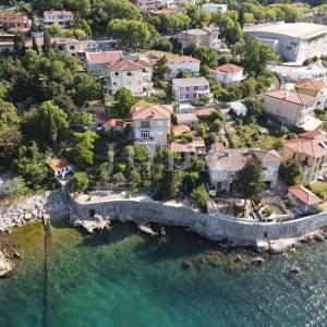 Rijeka, Kantrida, stan i garsonijera u kući na samoj morskoj obali, vlastiti izlaz na more