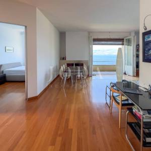 Rijeka, Kantrida, stan i garsonijera u kući na samoj morskoj obali, vlastiti izlaz na more