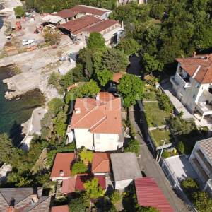 Rijeka, Kantrida, stan i garsonijera u kući na samoj morskoj obali, vlastiti izlaz na more