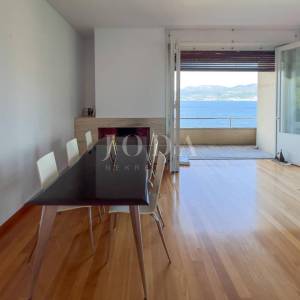 Rijeka, Kantrida, stan i garsonijera u kući na samoj morskoj obali, vlastiti izlaz na more