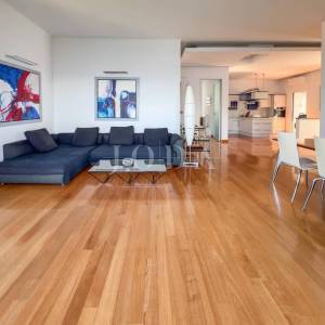 Rijeka, Kantrida, stan i garsonijera u kući na samoj morskoj obali, vlastiti izlaz na more