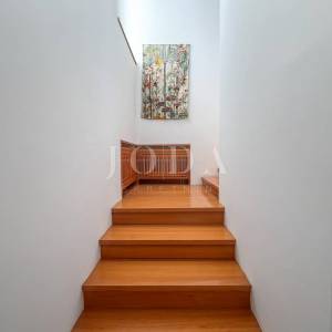 Rijeka, Kantrida, stan i garsonijera u kući na samoj morskoj obali, vlastiti izlaz na more