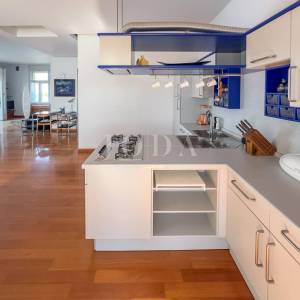 Rijeka, Kantrida, stan i garsonijera u kući na samoj morskoj obali, vlastiti izlaz na more