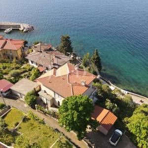 Rijeka, Kantrida, stan i garsonijera u kući na samoj morskoj obali, vlastiti izlaz na more