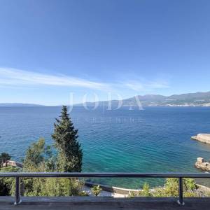 Rijeka, Kantrida, stan i garsonijera u kući na samoj morskoj obali, vlastiti izlaz na more