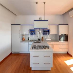 Rijeka, Kantrida, stan i garsonijera u kući na samoj morskoj obali, vlastiti izlaz na more