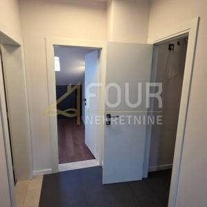 Rijeka, širi Centar, 1s+db s galerijom, balkon