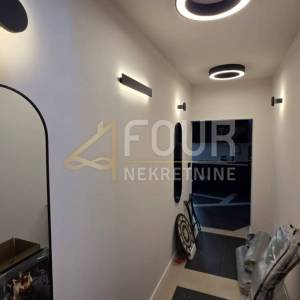 Rijeka, širi Centar, 1s+db s galerijom, balkon