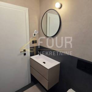 Rijeka, širi Centar, 1s+db s galerijom, balkon