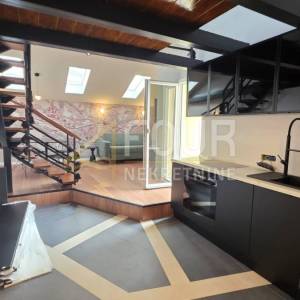 Rijeka, širi Centar, 1s+db s galerijom, balkon