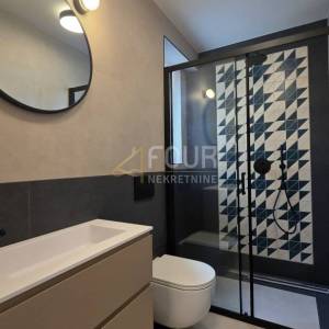 Rijeka, širi Centar, 1s+db s galerijom, balkon