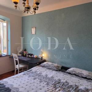 Rijeka širi centar – 2 spavaće, parking u dvorištu, vrt i kućica, idealno za život ili najam,