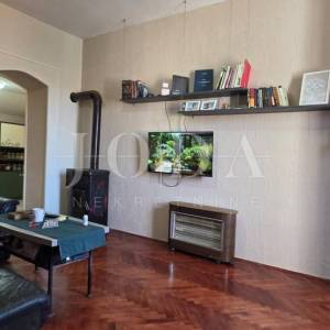 Rijeka širi centar – 2 spavaće, parking u dvorištu, vrt i kućica, idealno za život ili najam,