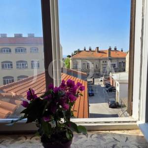 Rijeka širi centar – 2 spavaće, parking u dvorištu, vrt i kućica, idealno za život ili najam,