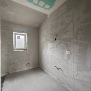 RIJEKA, ŠKURINJE - Krajnja kuća u nizu s tri sobe