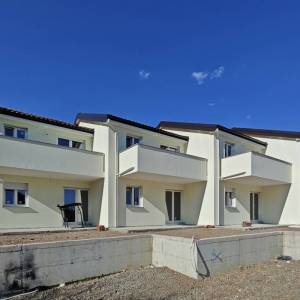 RIJEKA, ŠKURINJE - Kuća u nizu s tri sobe