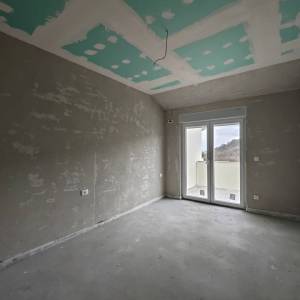 RIJEKA, ŠKURINJE - Kuća u nizu s tri sobe