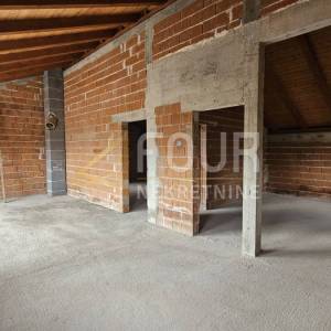 Rijeka, Srdoči, novogradnja, etaža, 3s+db, balkon, okućnica