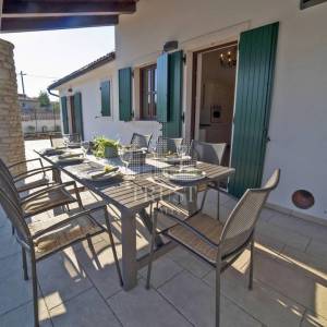 Romantičnaistarska vila sa bazenom i 1900 m2 vrta, 2 km od mora