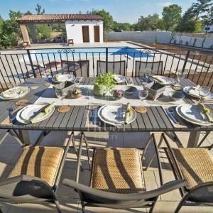 Romantičnaistarska vila sa bazenom i 1900 m2 vrta, 2 km od mora