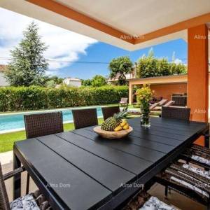 Rovinj, Prekrasna vila s bazenom.