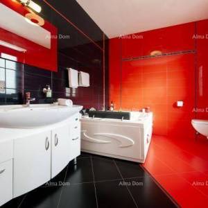 Rovinj, Prekrasna vila s bazenom.