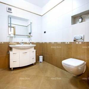 Rovinj, Prekrasna vila s bazenom.