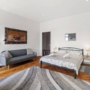 Rovinj, prvi red do mora, 2 stana u jednom