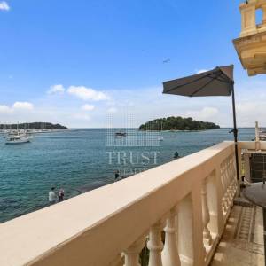 Rovinj, prvi red do mora, 2 stana u jednom