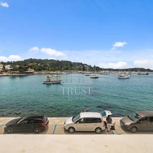 Rovinj, prvi red do mora, 2 stana u jednom