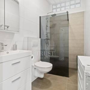 Rovinj, prvi red do mora, 2 stana u jednom