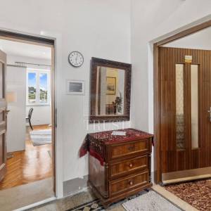 Rovinj, prvi red do mora, 2 stana u jednom