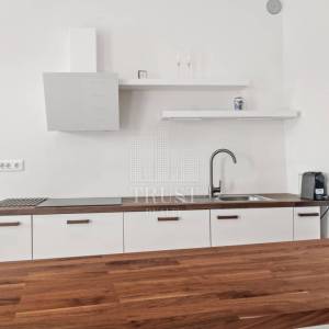 Rovinj, prvi red do mora, 2 stana u jednom