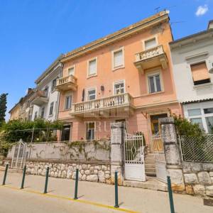 Rovinj, prvi red do mora, 2 stana u jednom