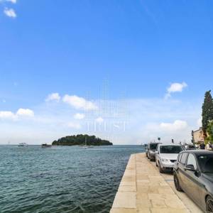 Rovinj, prvi red do mora, 2 stana u jednom