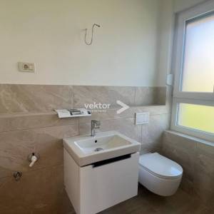 Rubeši, 3-soban s dnevnim boravkom u novogradnii s garažom i okućnicom