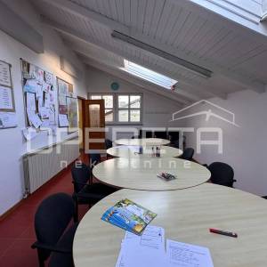 Samobor poslovni prostor 200 m2, 7 prostorija, režije uključene