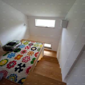 SAMOSTOJEĆA KUĆA S POMOĆNIM OBJEKTOM I PROSTRANOM OKUĆNICOM U ZAPADNOJ ISTRI