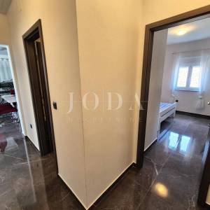 Samostojeća prizemnica s bazenom