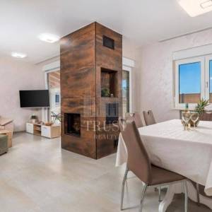 Savičenta, prekrasna moderna prizemnica s bazenom