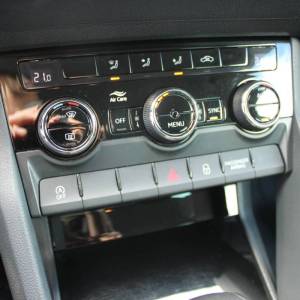 Škoda Karoq 1.6 TDi DSG *LED, NAVIGACIJA, KAMERA*