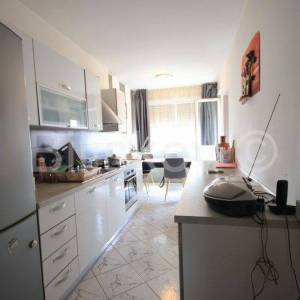 Split, Bol, dvosoban stan 55 m2 na 4.katu 